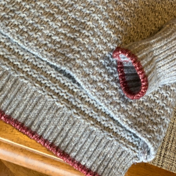 Oversized Victoria Secret sweater. Size S/Maroon and Gray. - Picture 5 of 5